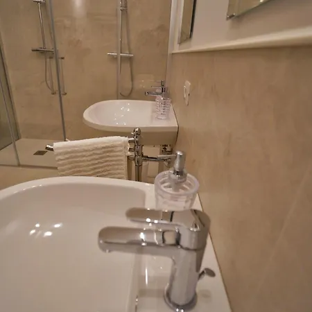 Malandri فندق مبيت وإفطار 2*